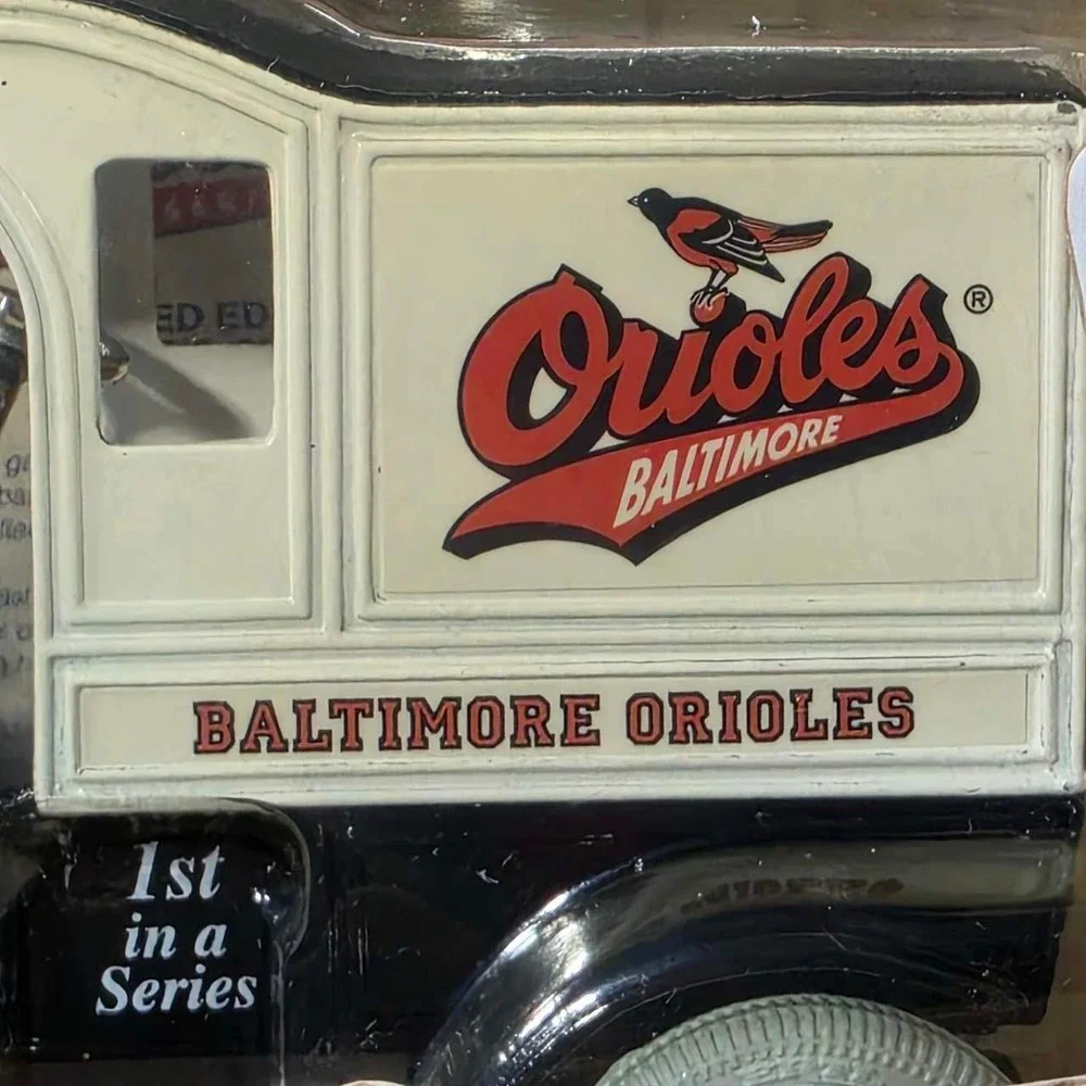 Ertl Baltimore Orioles Die Cast Metal Bank Cream New American Pastime